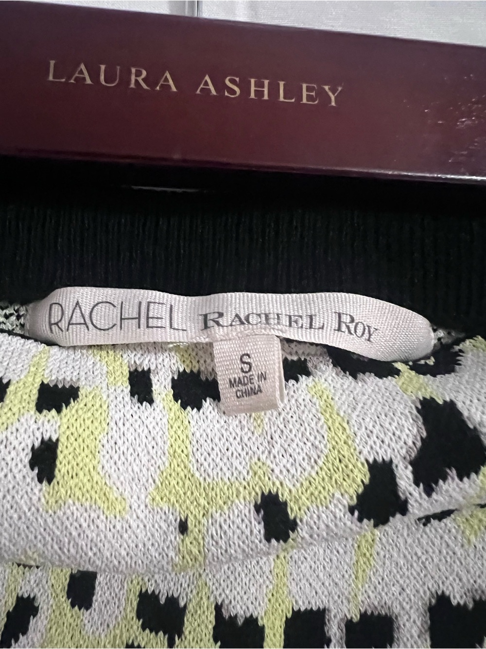 Sweater Subcategory Identification - Picture 3 of 4